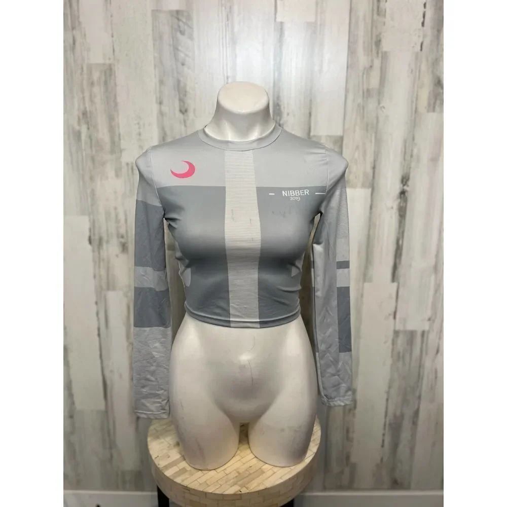Cropped gray top size MEDIUM